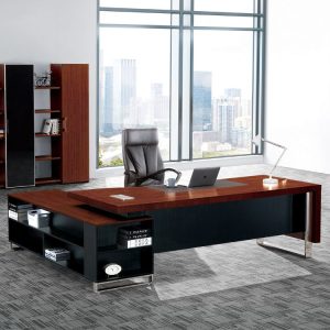 Read more about the article Top Office Tables in Malaysia: Stylish and Functional Options for Modern Workspaces