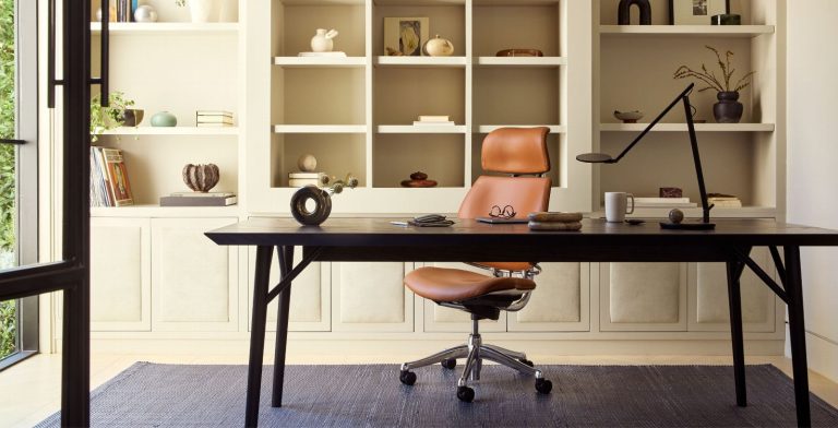 Read more about the article Ergonomic Desk for Office Use: Improving Comfort, Productivity and Workplace Health